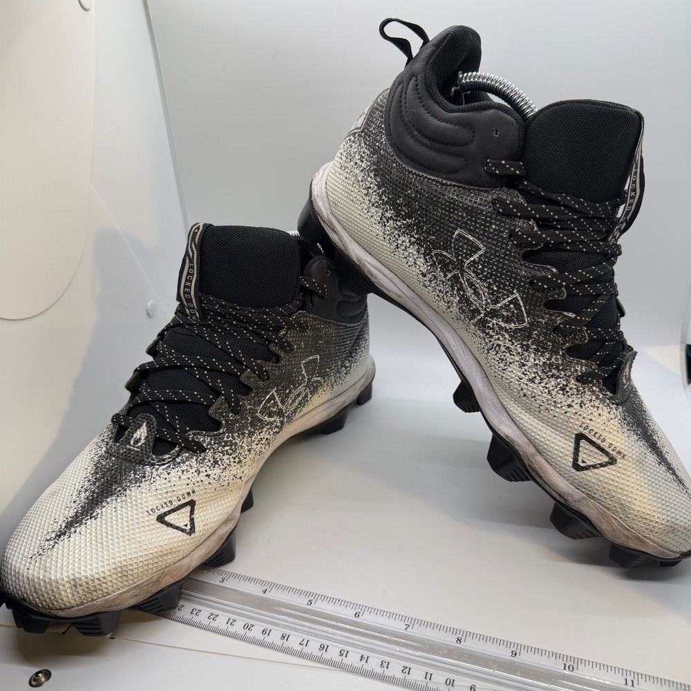 Under Armour Football Cleats Mid Top Black White Men's Size 10.5 Lock Down Sport